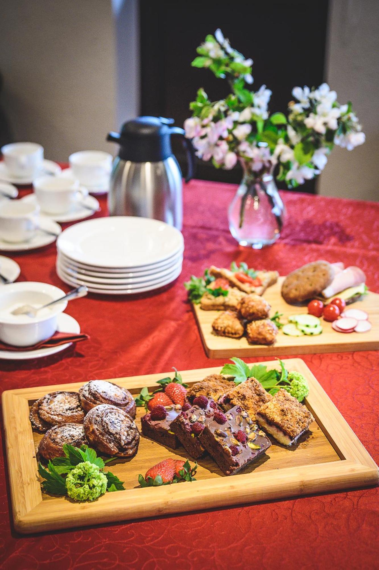 Hotel Karupesa Отепя Экстерьер фото