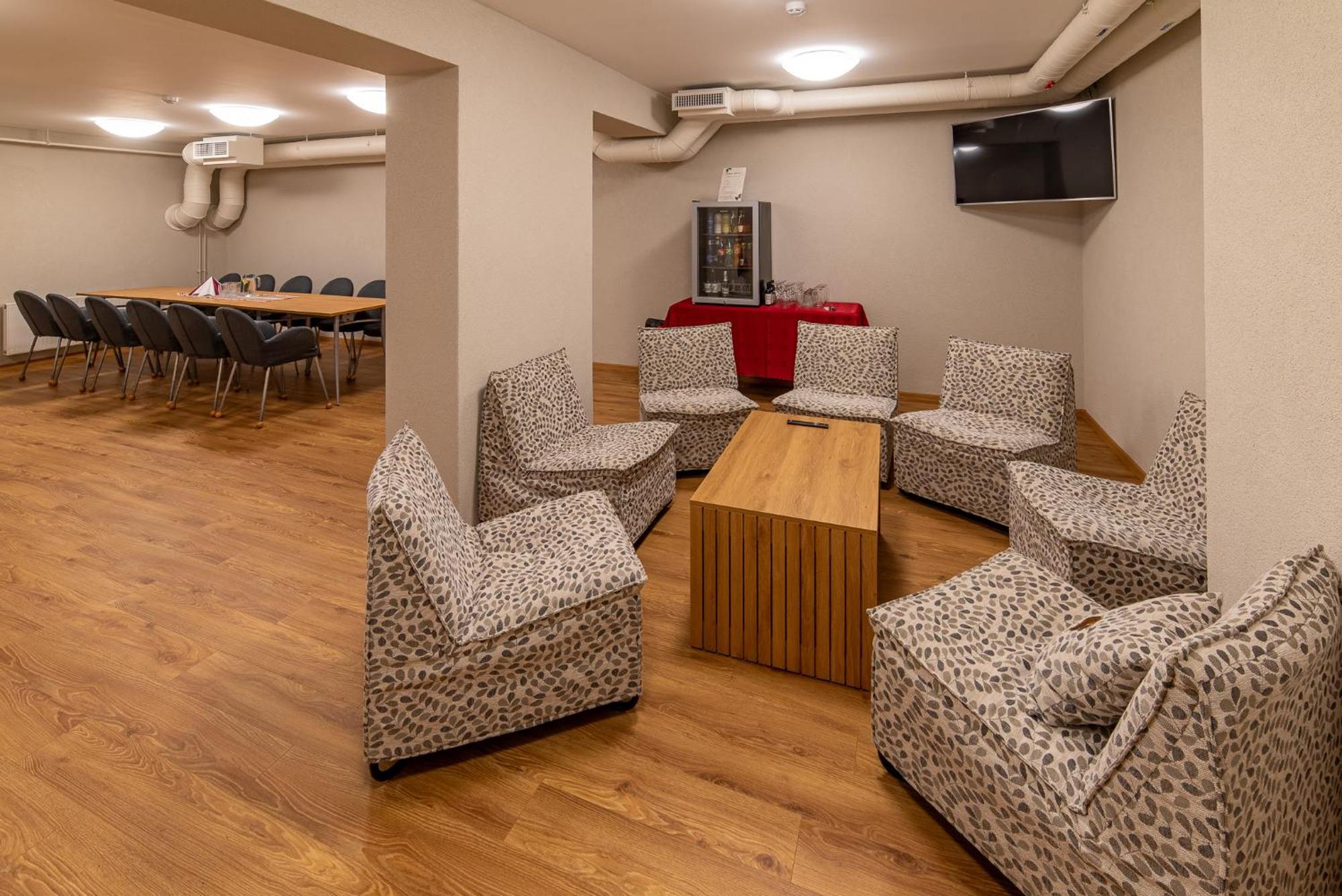 Hotel Karupesa Отепя Экстерьер фото