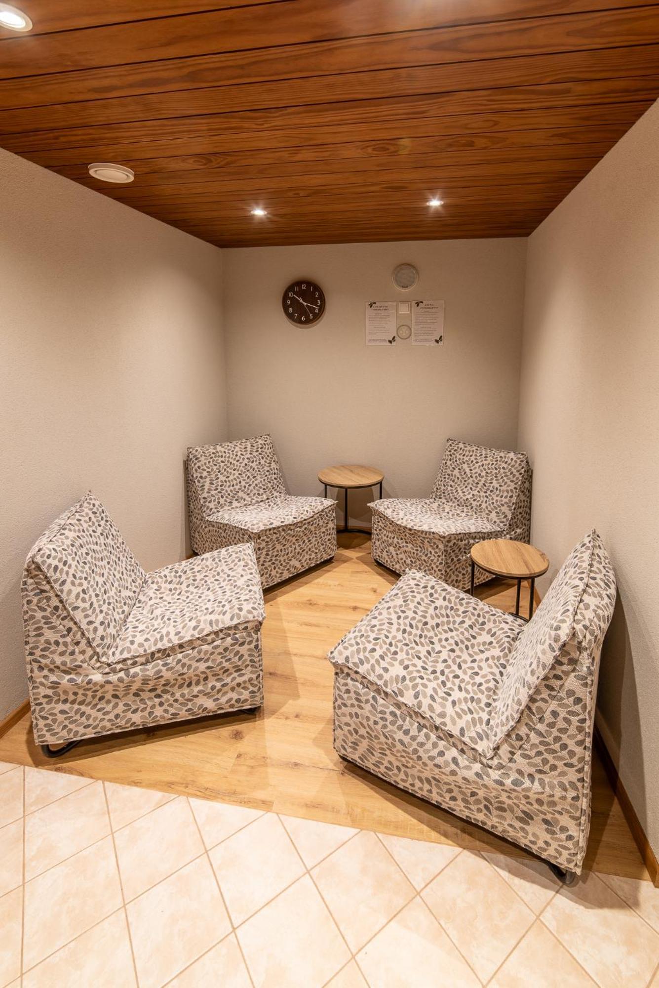 Hotel Karupesa Отепя Экстерьер фото