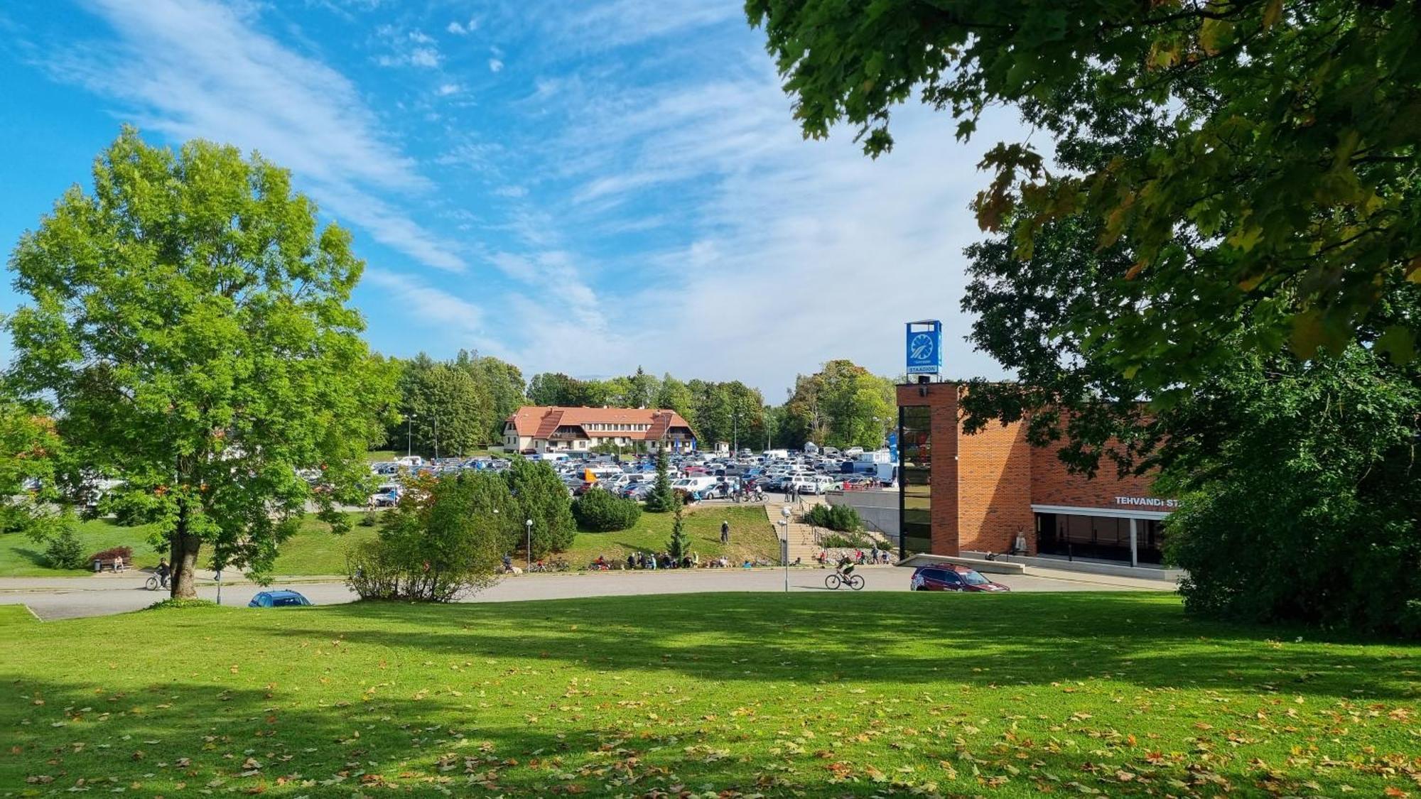 Hotel Karupesa Отепя Экстерьер фото