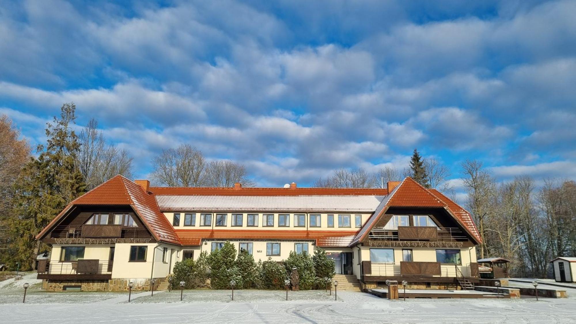 Hotel Karupesa Отепя Экстерьер фото
