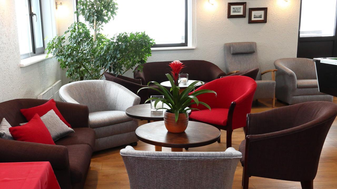 Hotel Karupesa Отепя Экстерьер фото