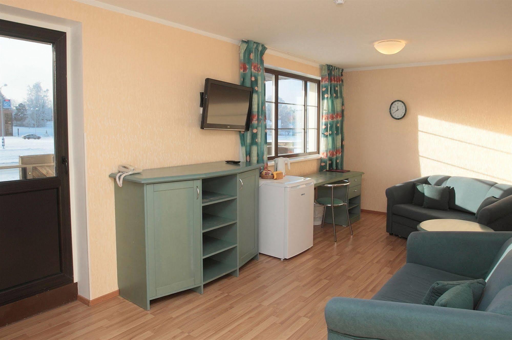 Hotel Karupesa Отепя Экстерьер фото