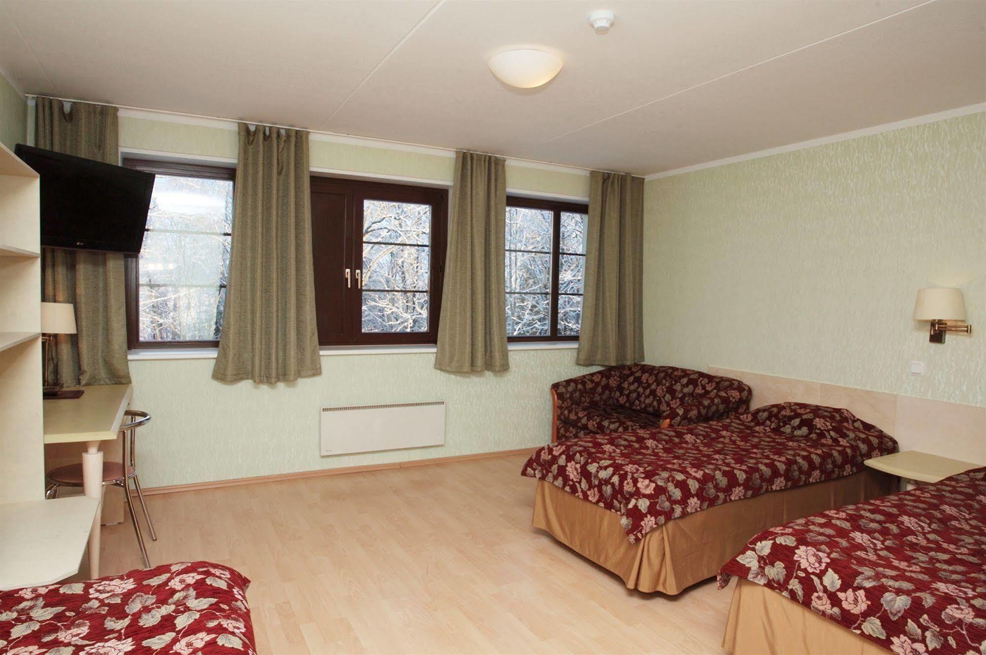 Hotel Karupesa Отепя Экстерьер фото